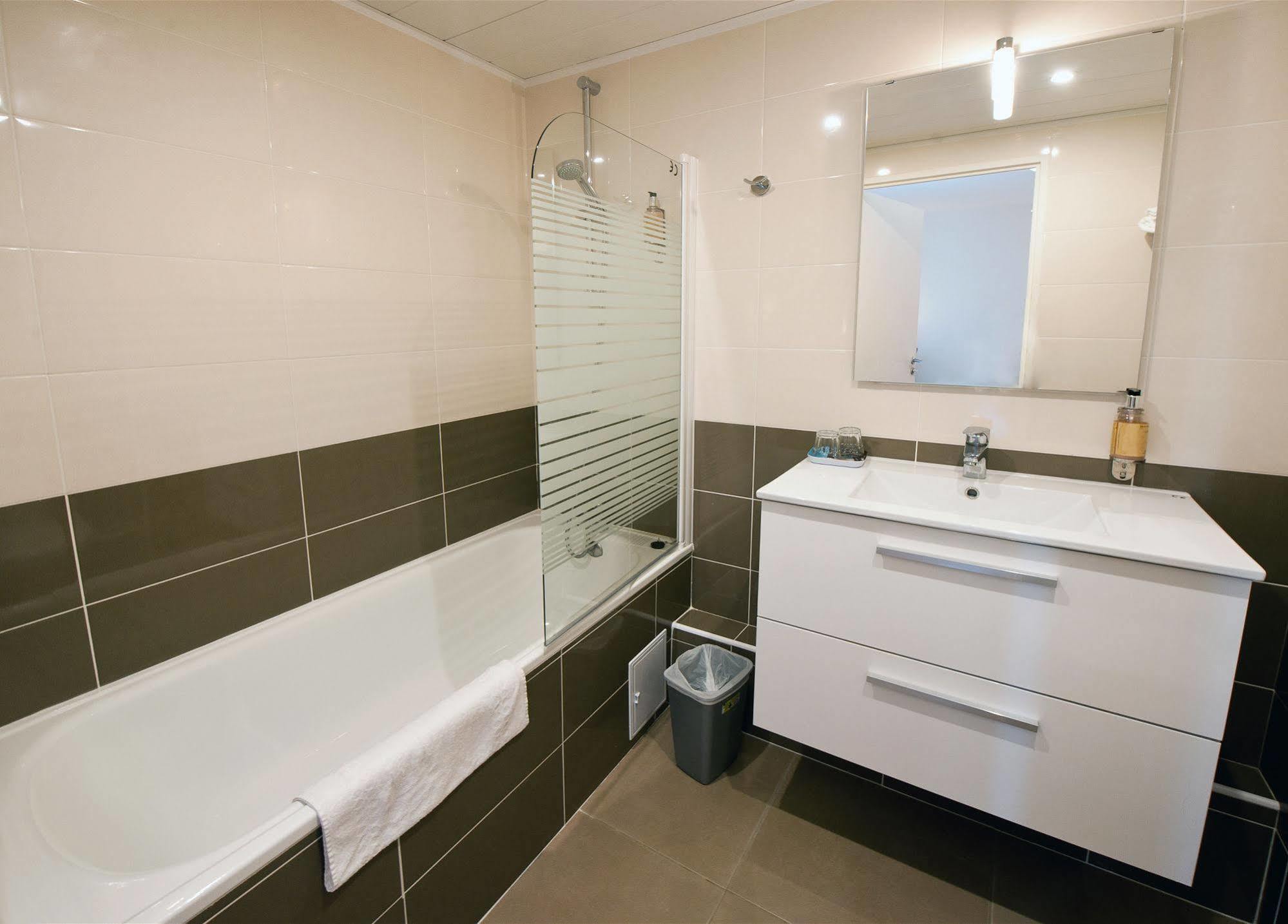 Milton Hotel Neuilly-Plaisance Exterior foto